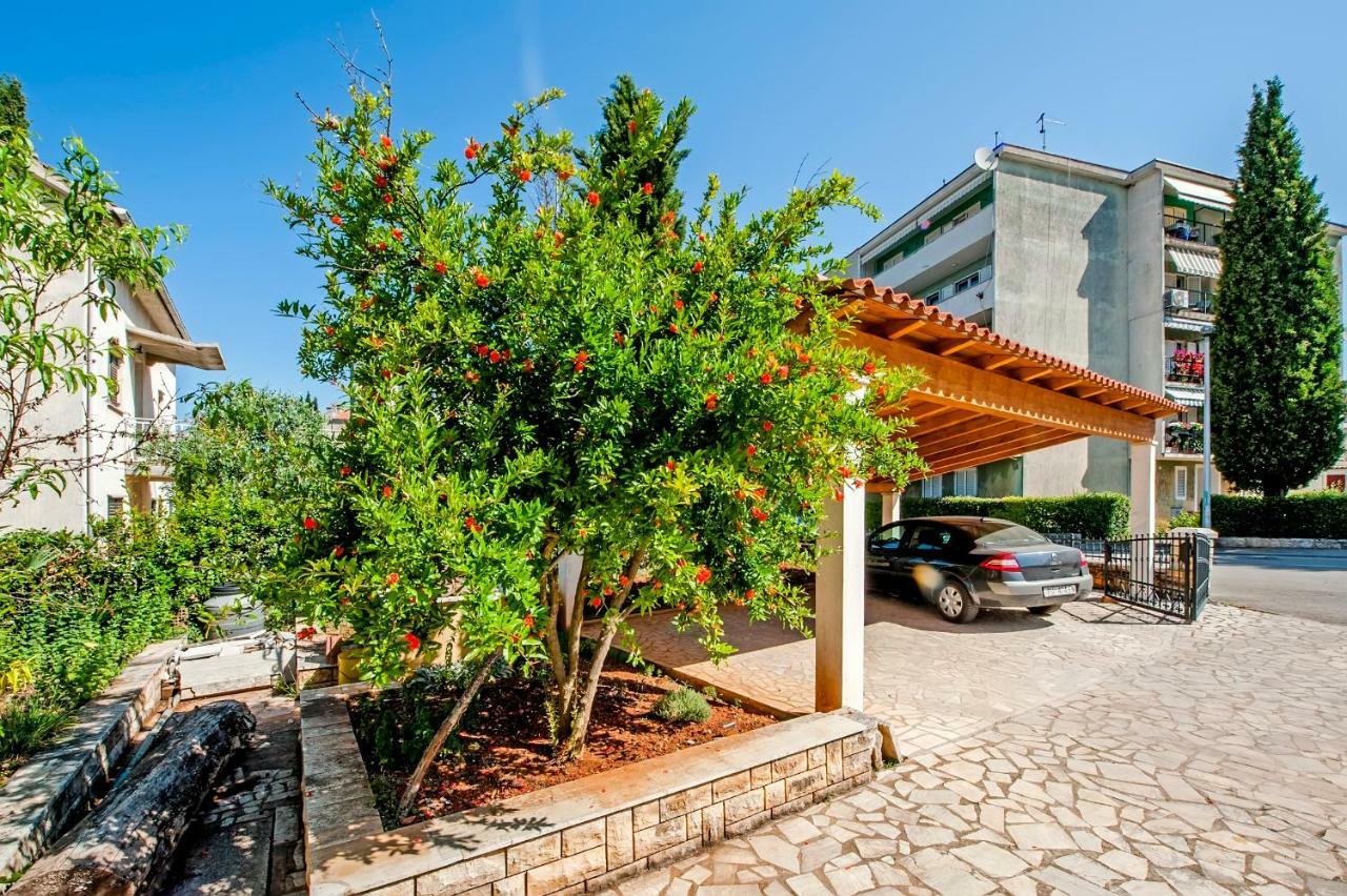 Apartment Anastasia روفينج المظهر الخارجي الصورة