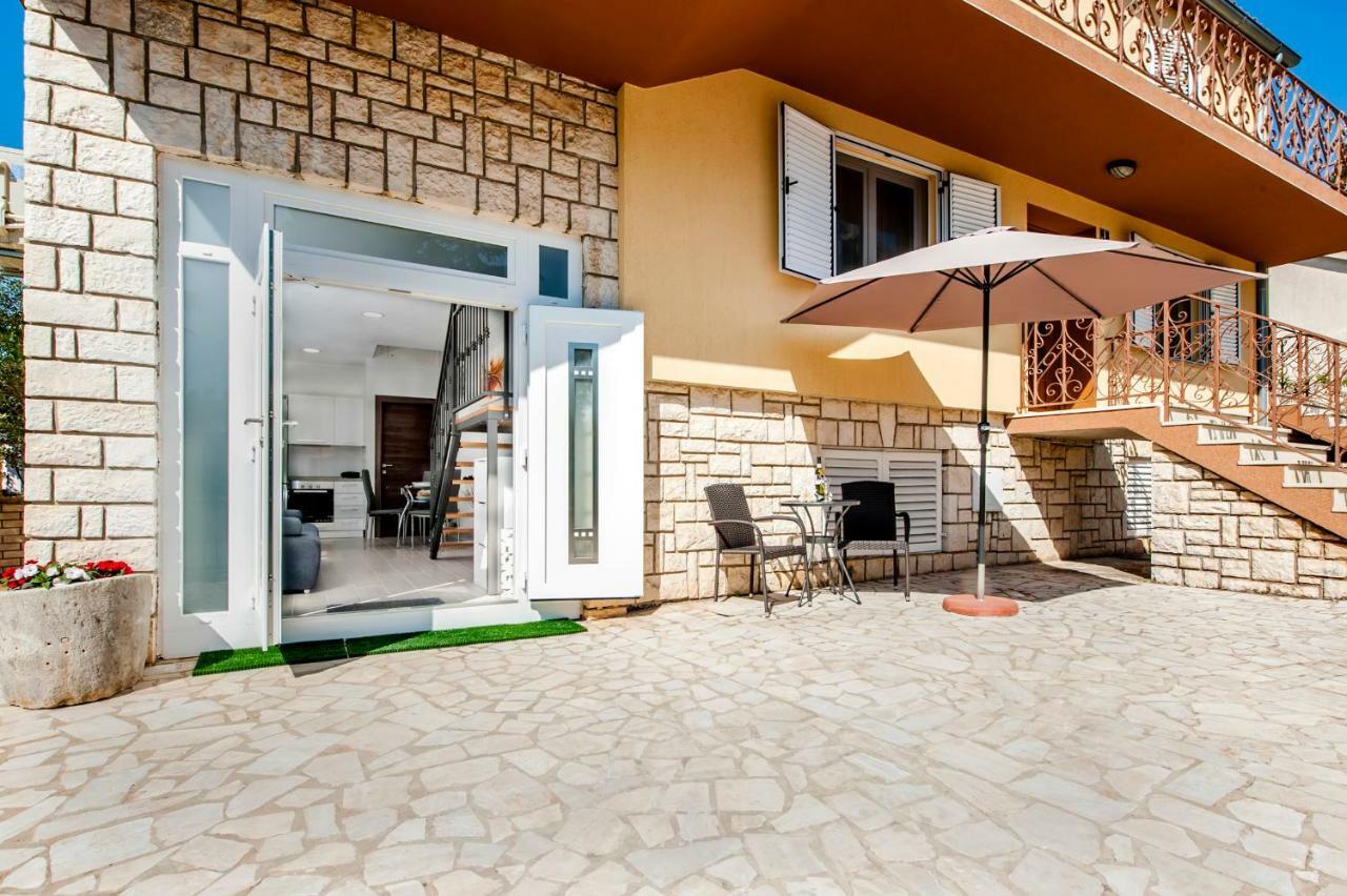 Apartment Anastasia روفينج المظهر الخارجي الصورة